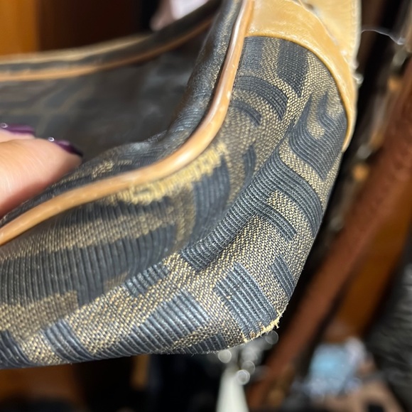 NOT FOR SALE. FENDI crossbody VINTAGE authentic - Picture 8 of 17